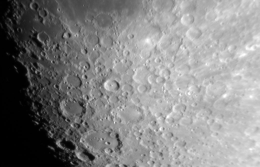 Mondy-Region um Tycho. Stack aus 70Einzelbildern, gestackt mit Fitswork (Method sigma). Aufgenommen am 09.06.2022 bei 1/60s und ISO400.